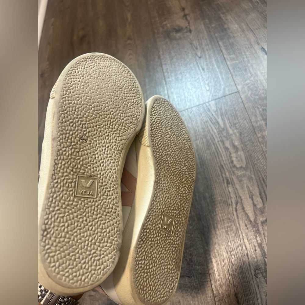 Veja Women's White and Pink Sneakers - Picture 9 of 10